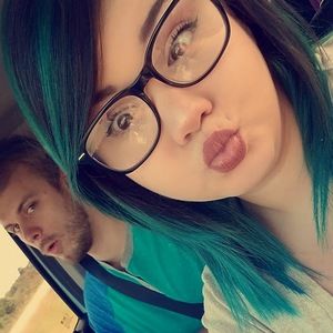 Meet your Posher, Gloria